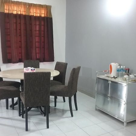 Anjung Homestay Sepang Bagian luar foto