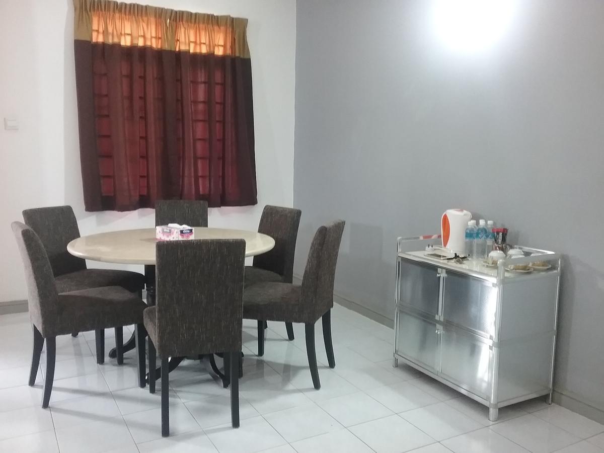 Anjung Homestay Sepang Bagian luar foto